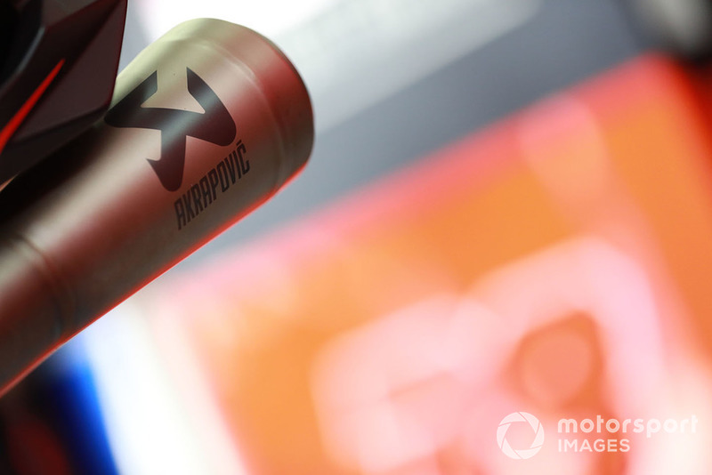 Vue détaillée d'un échappement de Red Bull KTM Factory Racing