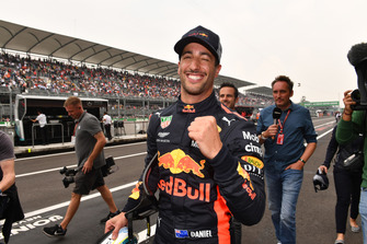 Pole sitter Daniel Ricciardo, Red Bull Racing celebrates in Parc Ferme