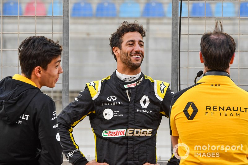 Daniel Ricciardo, Renault F1 Team and Jack Aitken, Renault F1 Team