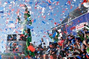 Race Winner Kyle Busch, Joe Gibbs Racing, Toyota Camry Interstate Batteries