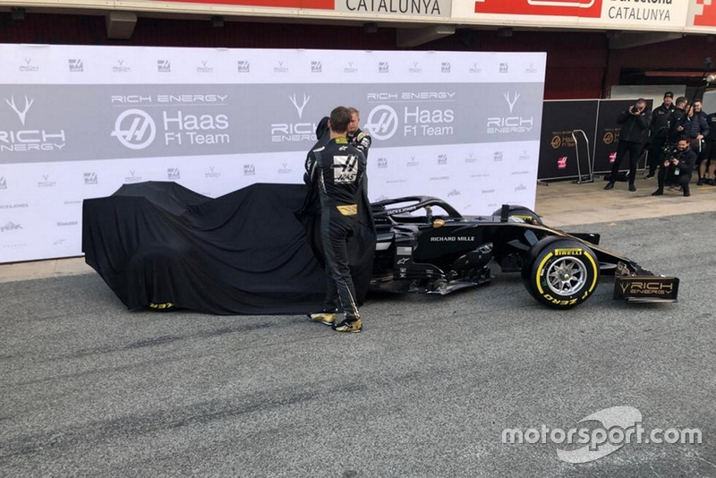 Kevin Magnussen, Haas F1 Team, Romain Grosjean, Haas F1 Team, presentan el nuevo Haas VF-19