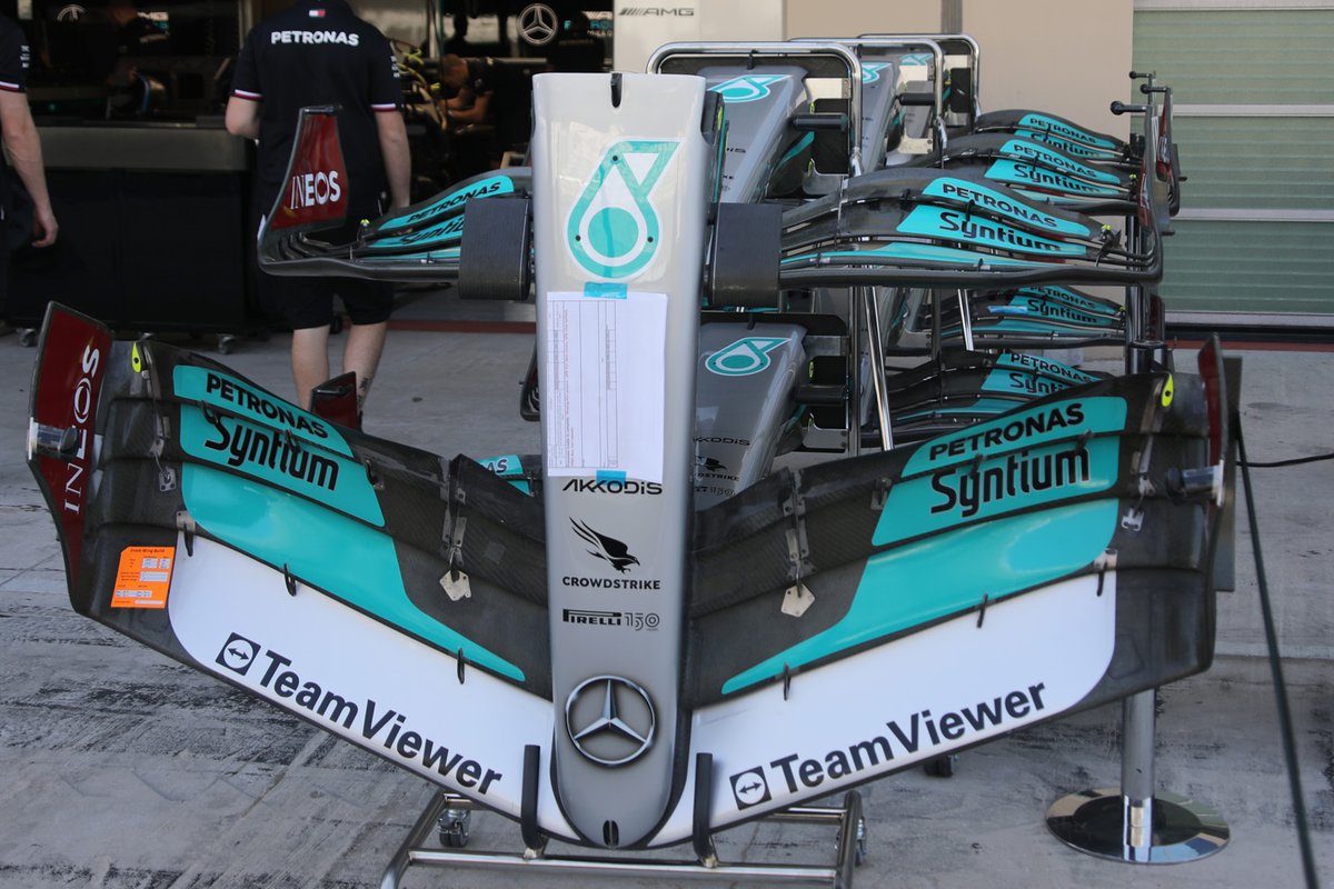 Mercedes W13: Frontflügel