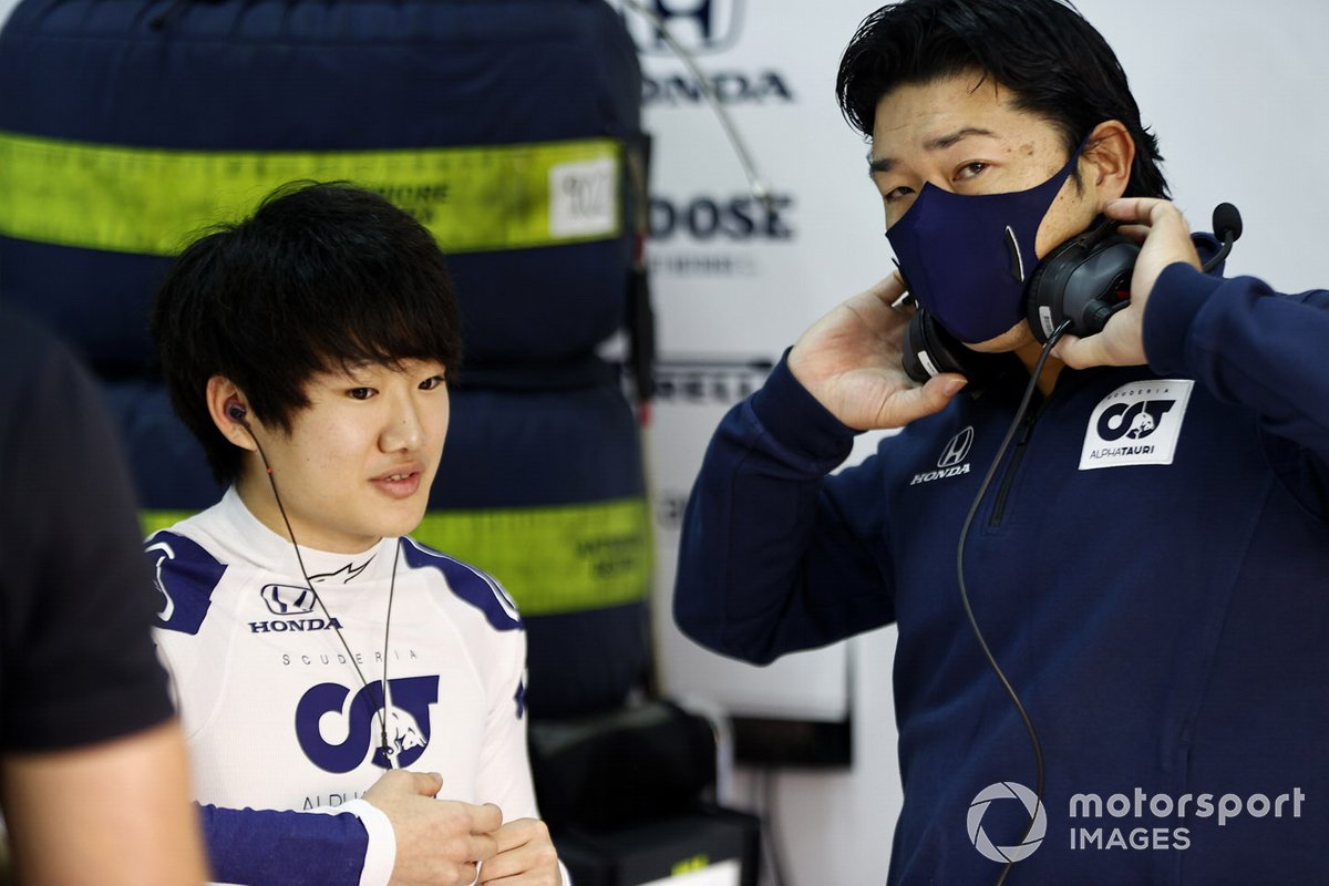 Yuki Tsunoda, Honda Formula Dream Project parla con un ingegnere