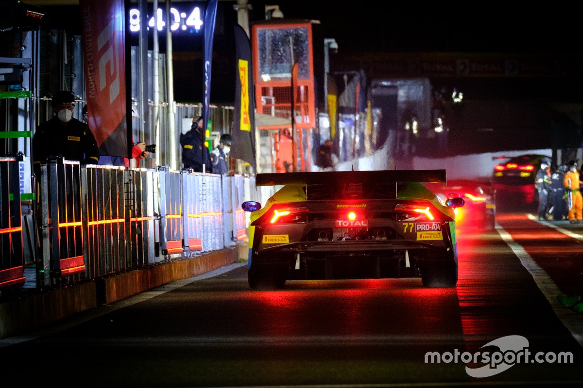 #77 Barwell Motorsport Lamborghini Huracan GT3 Evo: Rob Collard, Leo Machitski, Sandy Mitchell,