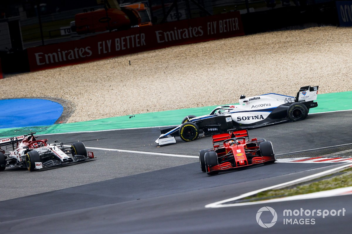 Sebastian Vettel, Ferrari SF1000 avec Kimi Raikkonen, Alfa Romeo Racing C39 et George Russell, Williams FW43 crashing