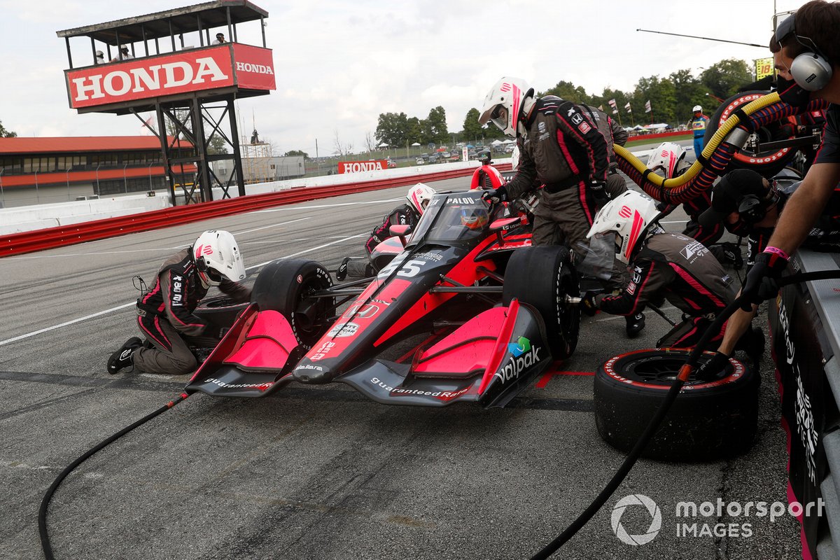 Alex Palou, Dale Coyne Racing with Team Goh Honda, pit stop