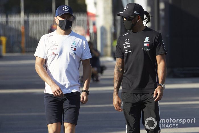 Valtteri Bottas, Mercedes-AMG F1 y Lewis Hamilton, Mercedes-AMG F1 