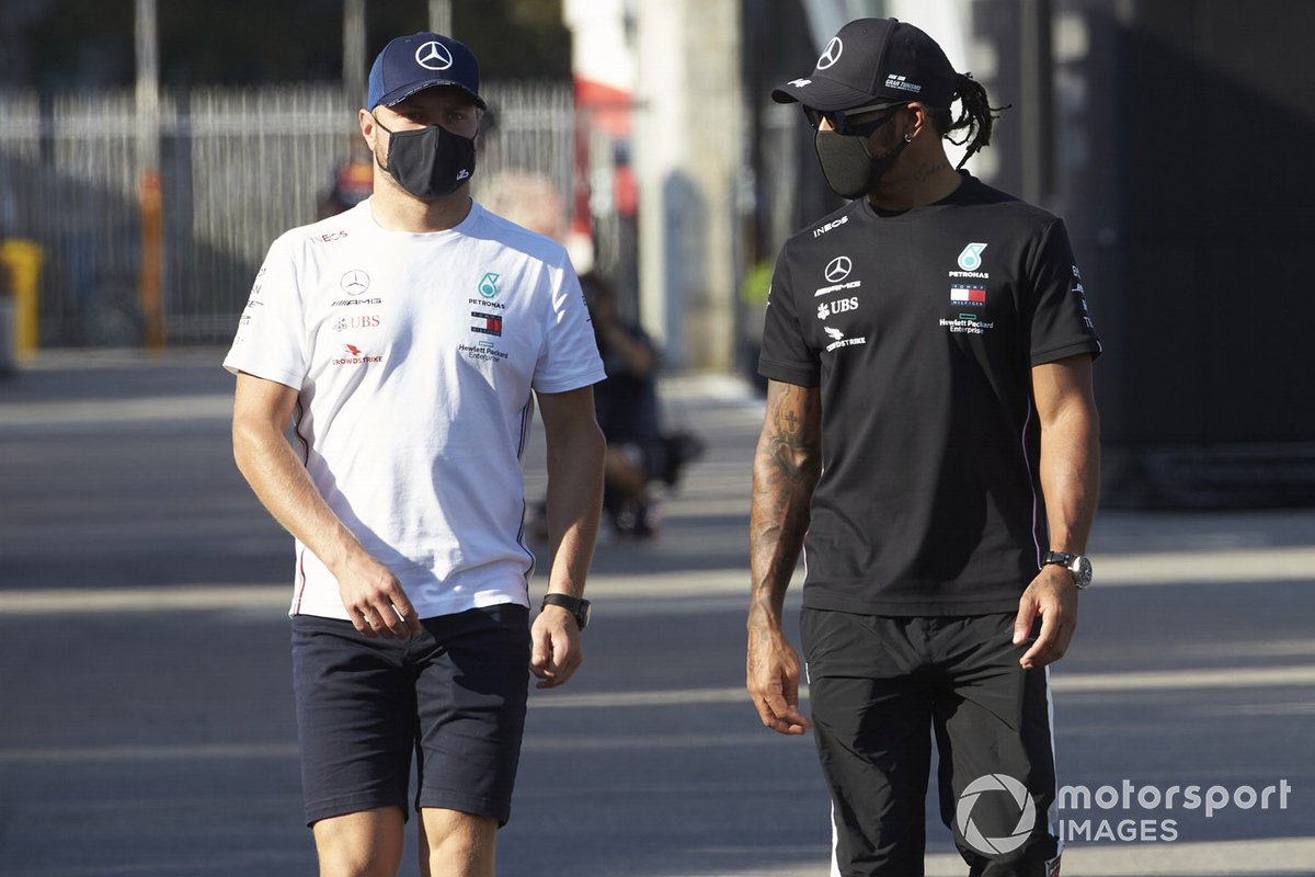 Valtteri Bottas, Mercedes-AMG F1 e Lewis Hamilton, Mercedes-AMG F1