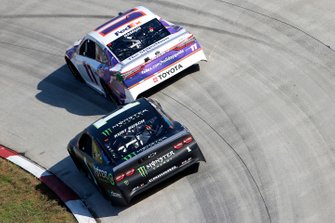 Denny Hamlin, Joe Gibbs Racing, Toyota Camry, Kurt Busch, Chip Ganassi Racing, Chevrolet Camaro