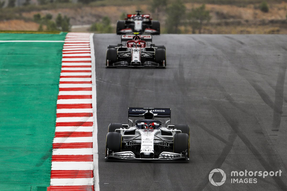Daniil Kvyat, AlphaTauri AT01, Antonio Giovinazzi, Alfa Romeo Racing C39, e Romain Grosjean, Haas VF-20