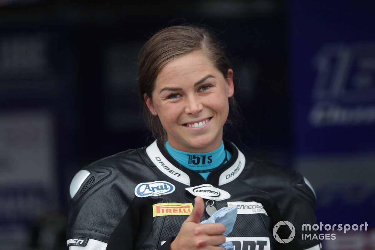 Sharni Pinfold, Smrz Racing by Blue Garage