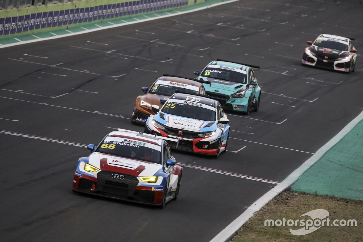 Eric Brigliadori, BF Motorsport, Audi RS 3 LMS TCR, davanti a, Alessandro Giardelli, MM Motorsport, Cupra TCR, Salvatore Tavano, Scuderia del Girasole by Cupra Racing, Cupra Leon Competicion TCR e Felice Jelmini, PMA Motorsport, Hyundai i30 N TCR