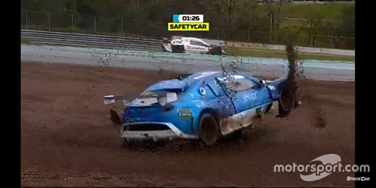 Dante Fibra capota na Stock Light em Interlagos