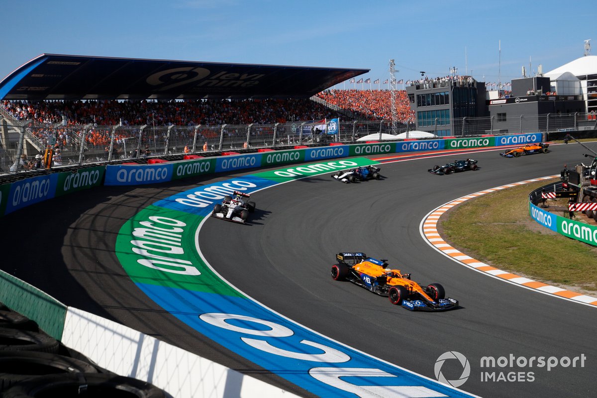 Daniel Ricciardo, McLaren MCL35M, Antonio Giovinazzi, Alfa Romeo Racing C41, George Russell, Williams FW43B