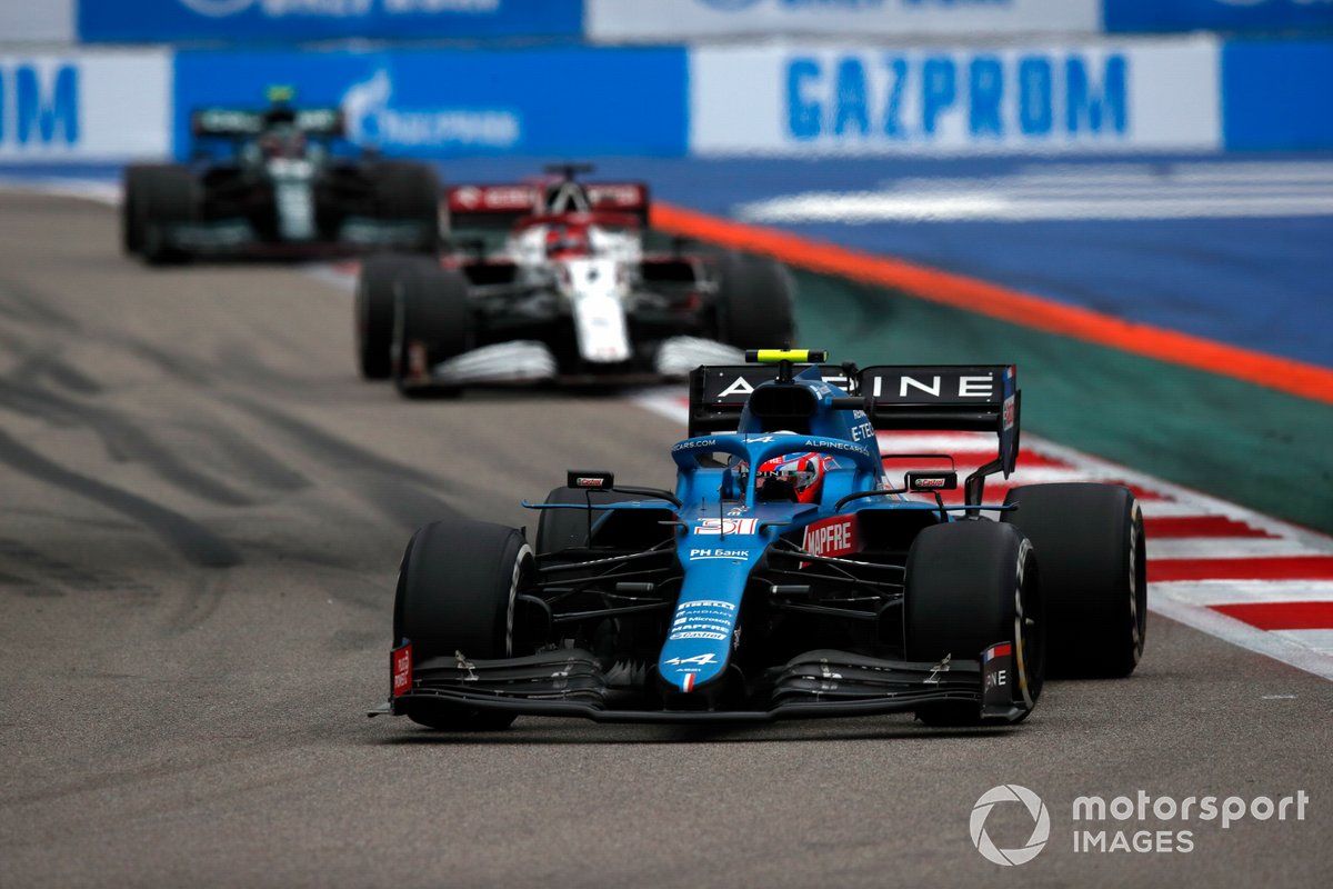 Esteban Ocon, Alpine A521, Kimi Raikkonen, Alfa Romeo Racing C41