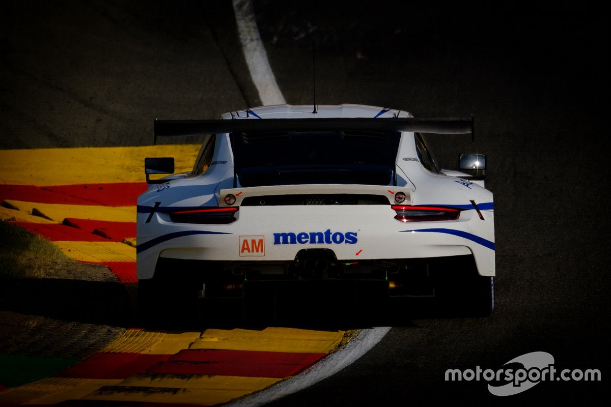 #56 Team Project 1 Porsche 911 RSR: Egidio Perfetti, Laurents Hörr, Matteo Cairoli