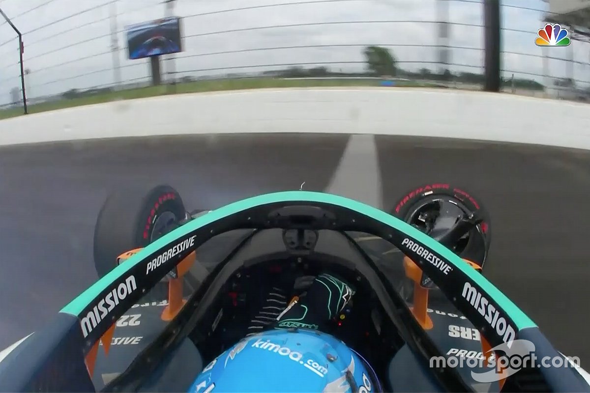 Fernando Alonso, Arrow McLaren SP Chevrolet, choca