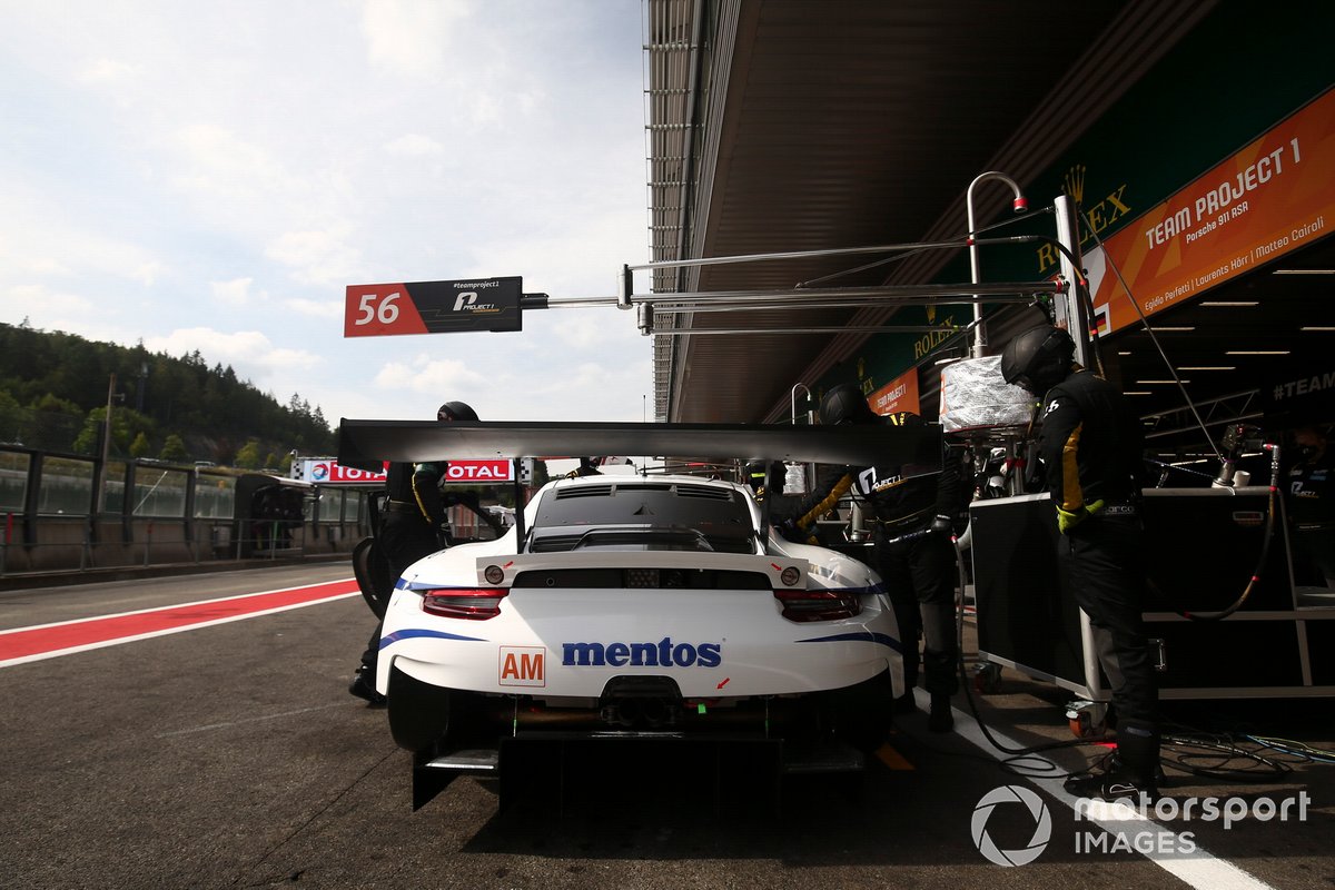 #56 Team Project 1 Porsche 911 RSR: Egidio Perfetti, Laurents Horr, Matteo Cairoli 