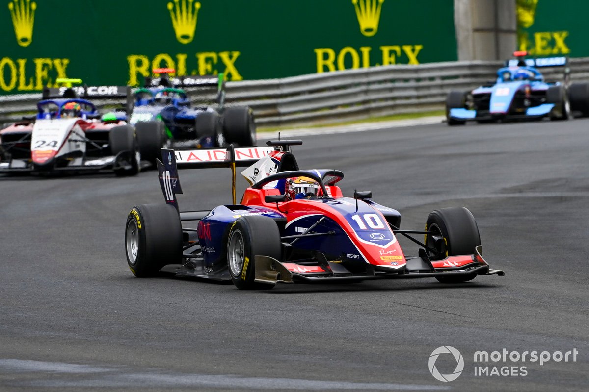 Lirim Zendeli, Trident, davanti a Igor Fraga, Charouz Racing System