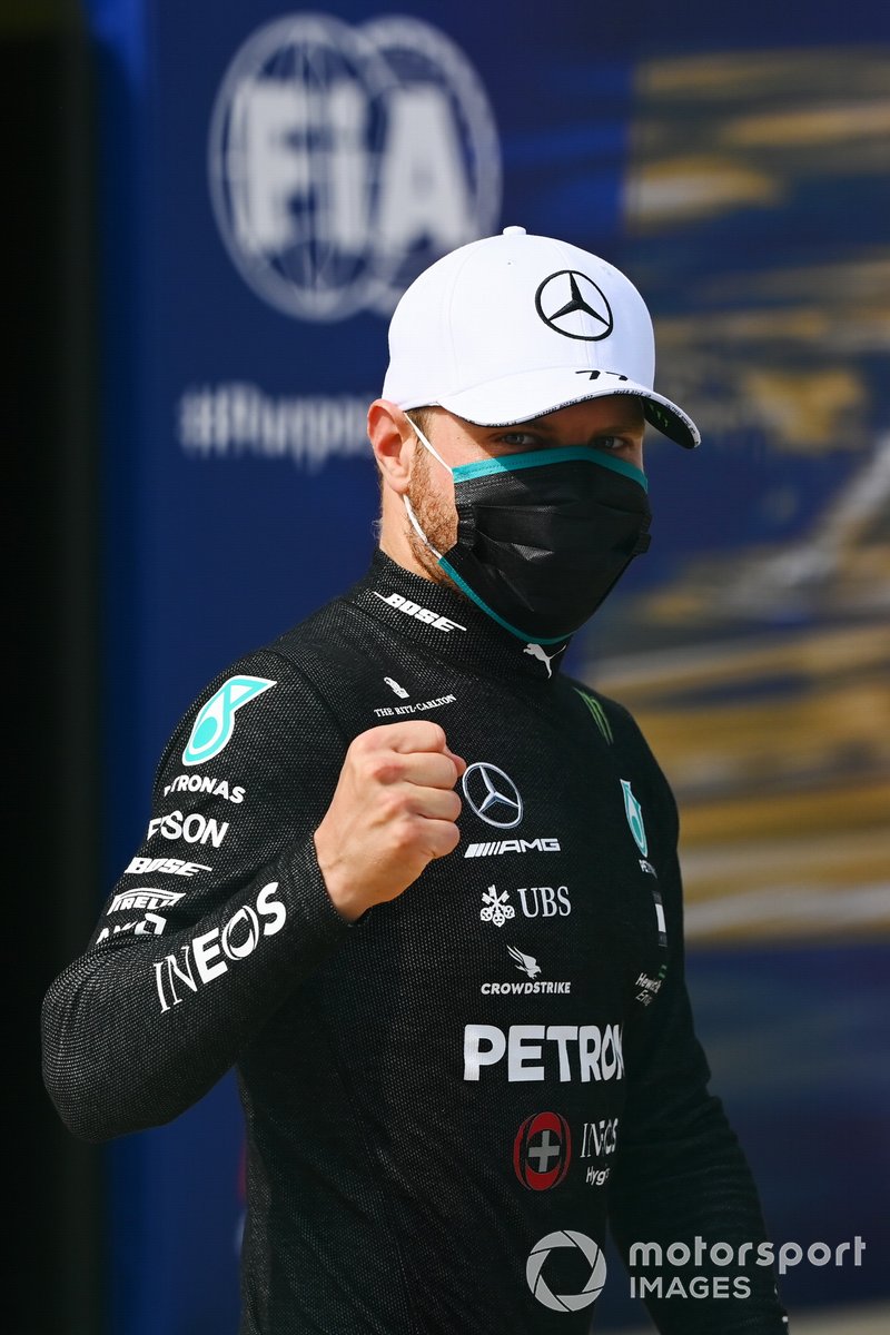 Il Pole sitter Valtteri Bottas, Mercedes AMG F1