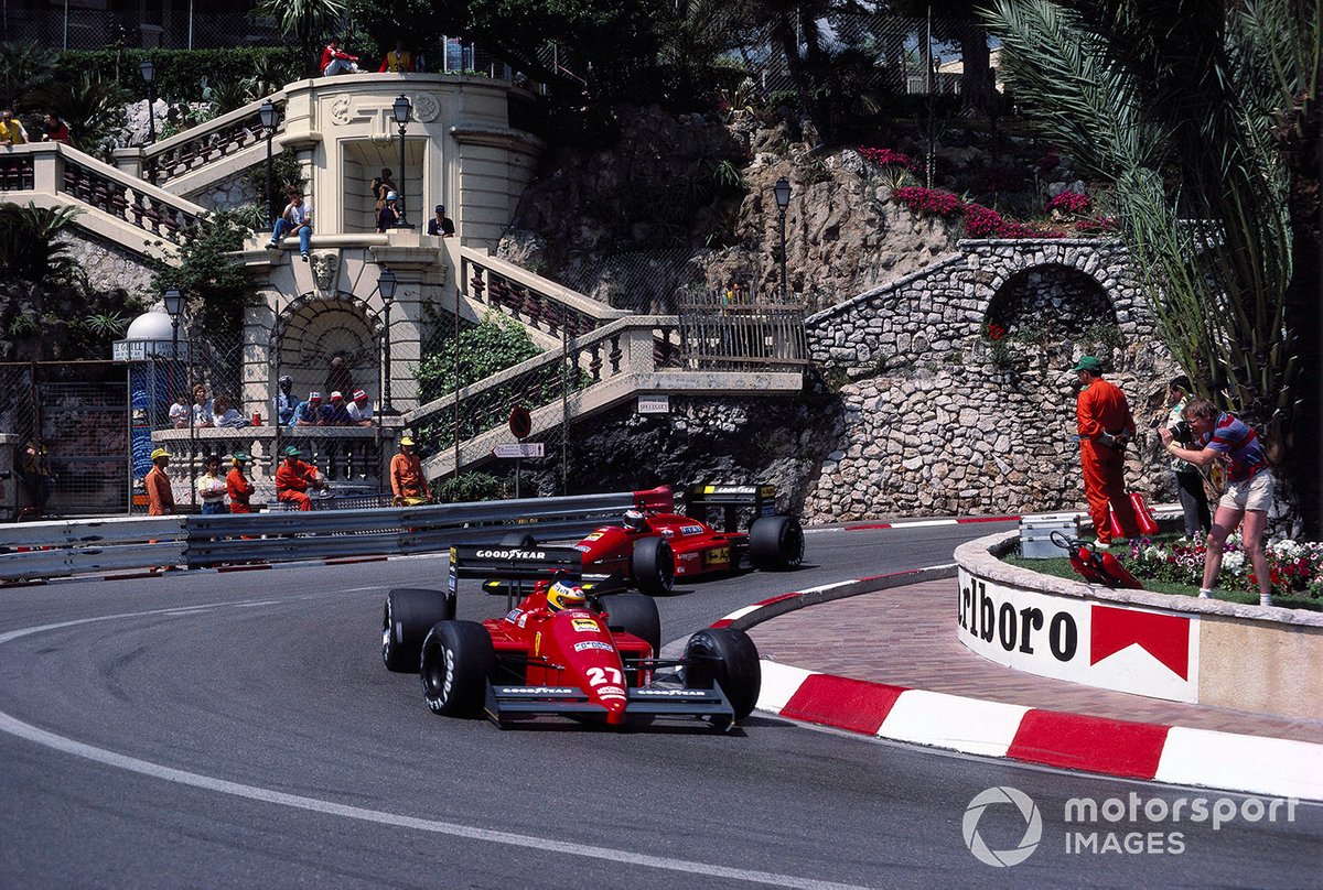 Michele Alboreto, Ferrari F1-87, Gerhard Berger en la horquilla de Loews