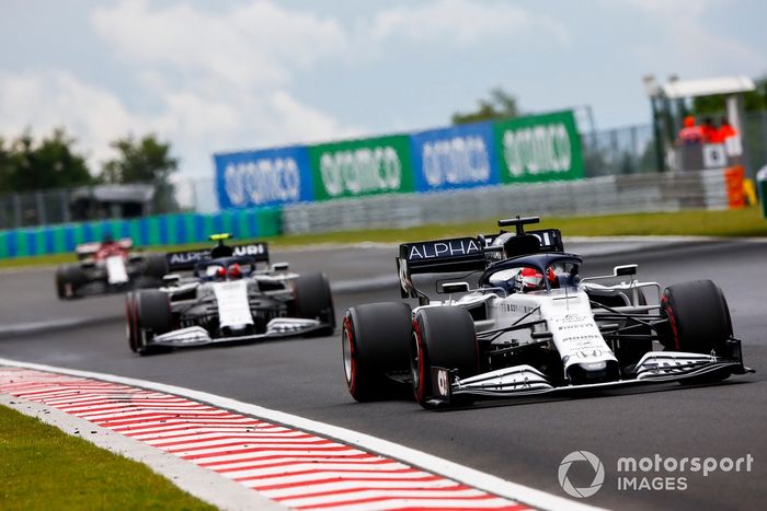 Daniil Kvyat, AlphaTauri AT01,  Pierre Gasly, AlphaTauri AT01