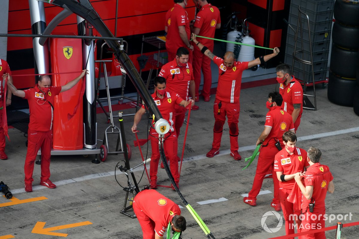 Ferrari practica los pitstops