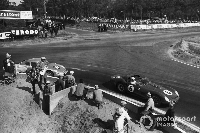 Olivier Gendebien, Phil Hill, Ferrari 330 TRI/LM, leads Ben Pon, Carel Godin de Beaufort,  Porsche 695 GS