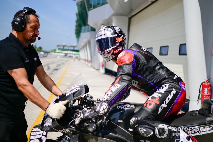 Lorenzo Savadori, Aprilia Racing