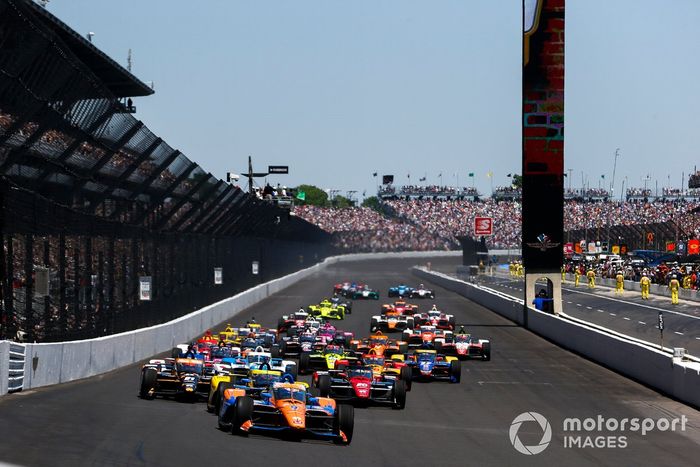Arrancada Scott Dixon, Chip Ganassi Racing Honda líder