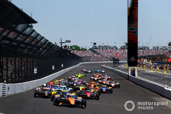 Arrancada Scott Dixon, Chip Ganassi Racing Honda líder