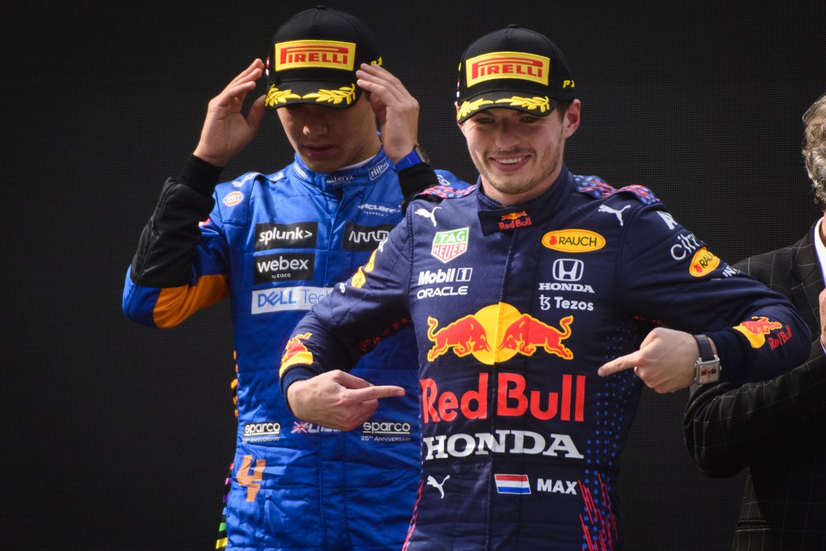 Podio: ganador Max Verstappen, Red Bull Racing
