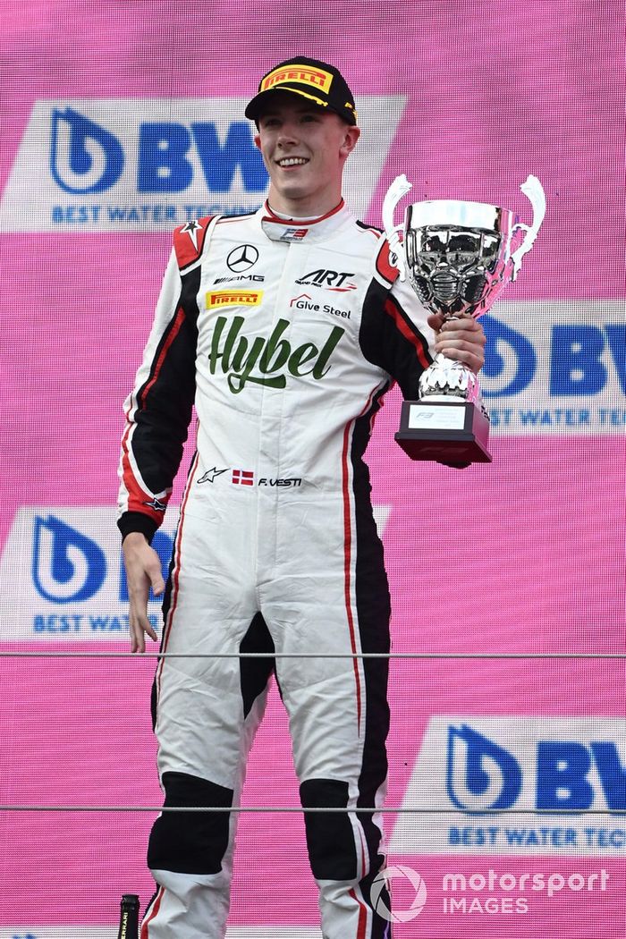 Podio: segundo lugar Frederik Vesti, ART Grand Prix