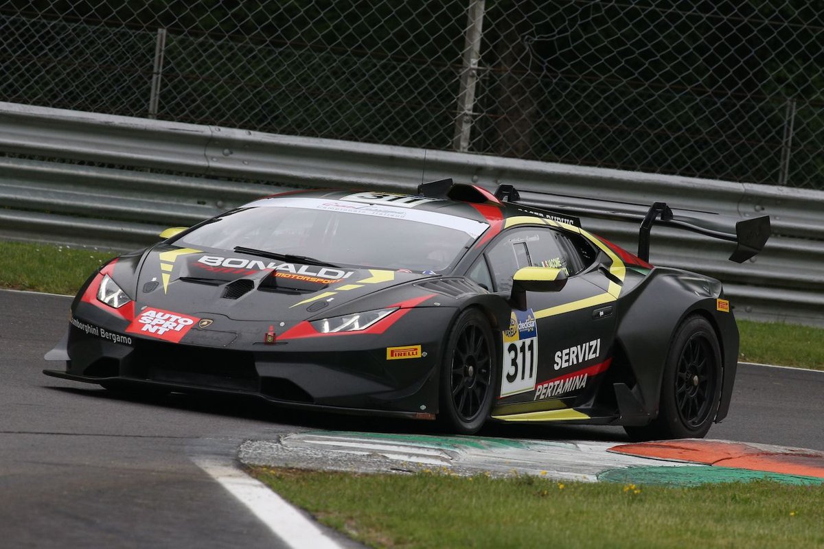 #311 Bonaldi Motorsport, Lamborghini Huracan Super Trofeo Evo: Sascha Tempesta, Simone Iacone