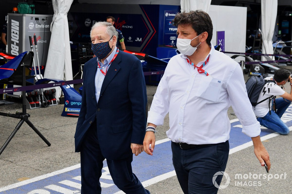 Jean Todt, Presidente de la FIA, en el pit lane