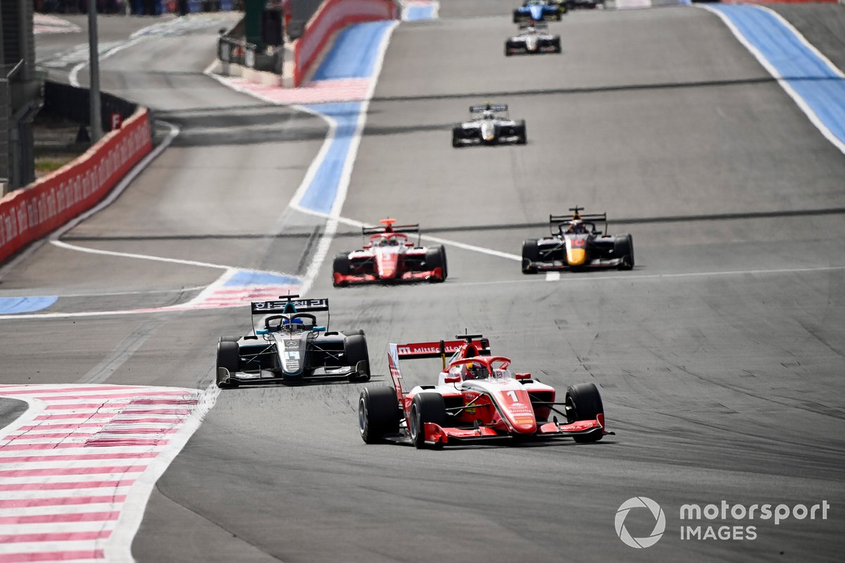 Dennis Hauger, Prema Racing y Matteo Nannini, HWA RACELAB