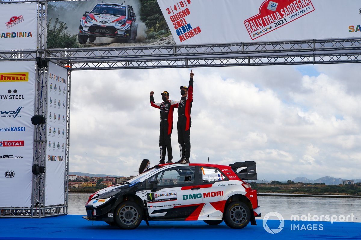 Los ganadores: Sébastien Ogier, Julien Ingrassia, Toyota Gazoo Racing WRT Toyota Yaris WRC