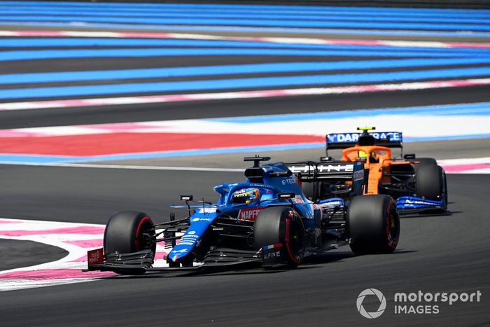 Fernando Alonso, Alpine A521, Lando Norris, McLaren MCL35M