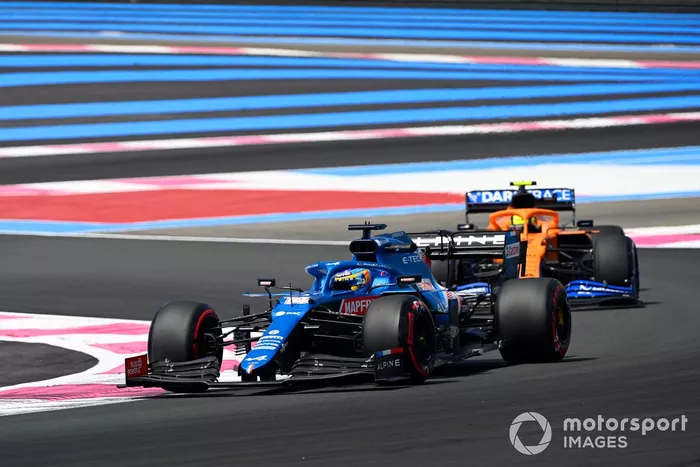 Fernando Alonso, Alpine A521, Lando Norris, McLaren MCL35M