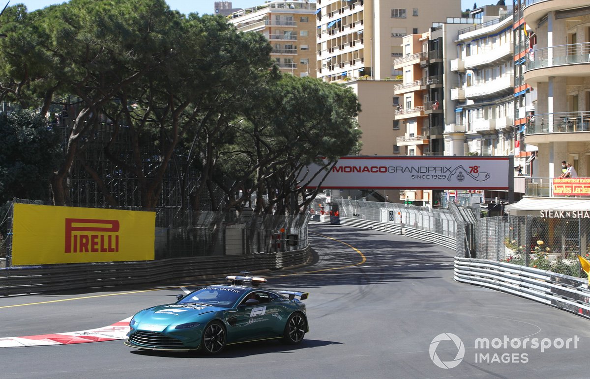 Safety Car in pista