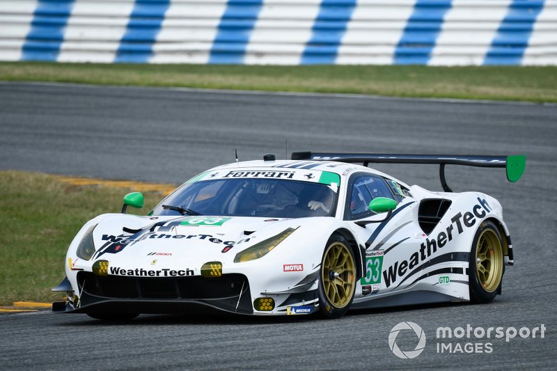 #63 Scuderia Corsa Ferrari 488 GT3, GTD: Cooper MacNeil, Toni Vilander, Jeff Westphal, Alessandro Balzan