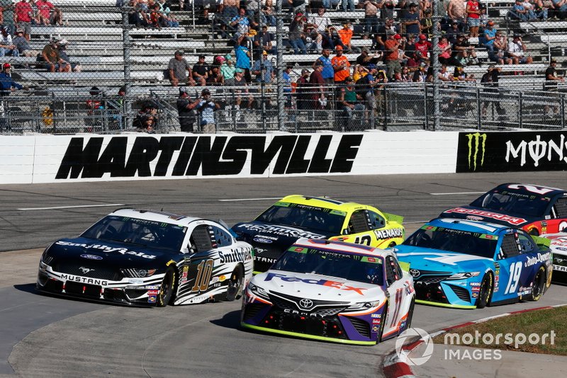 Denny Hamlin, Joe Gibbs Racing, Toyota Camry FedEx Freight, Aric Almirola, Stewart-Haas Racing, Ford Mustang Smithfield