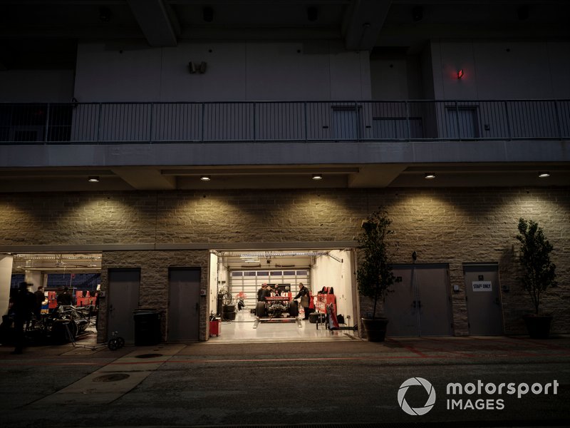 Marcus Ericsson, Chip Ganassi Racing Honda, crew, Felix Rosenqvist, Chip Ganassi Racing Honda