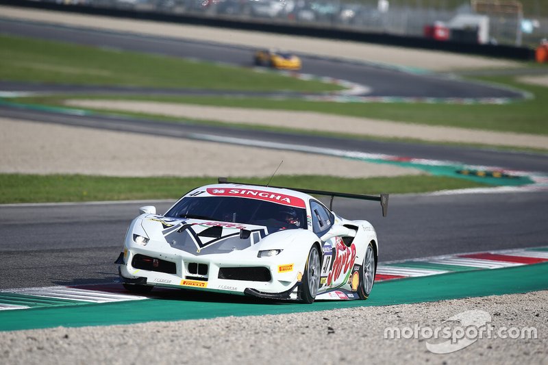 #47 Ferrari 488 Challenge, Ferrari Budapest: Adam Carroll