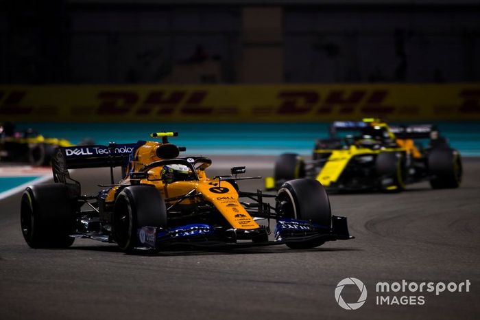 Lando Norris, McLaren MCL34, Nico Hulkenberg, Renault F1 Team R.S. 19