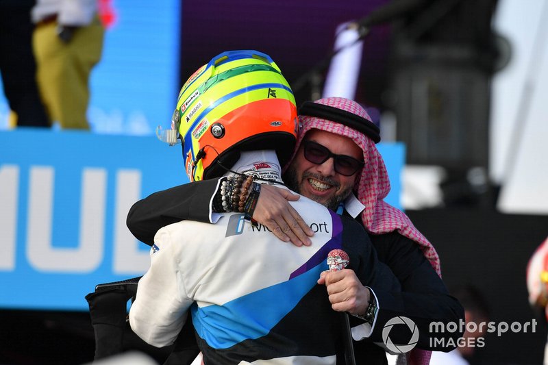 Alexander Sims, BMW I Andretti Motorsports, celebrates in Parc Ferme