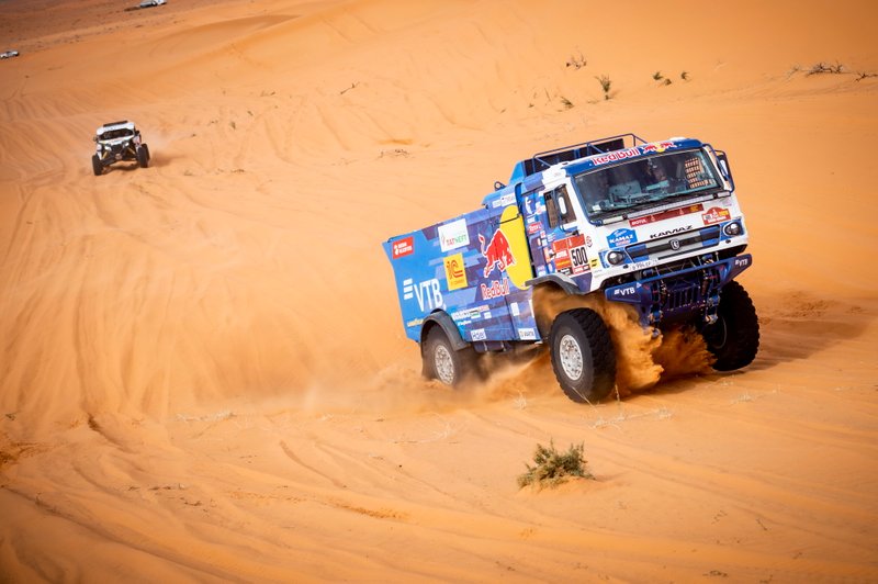 #500 Team KAMAZ Master: Eduard Nikolaev, Evgenii Iakovlev, Vladimir Rybakov