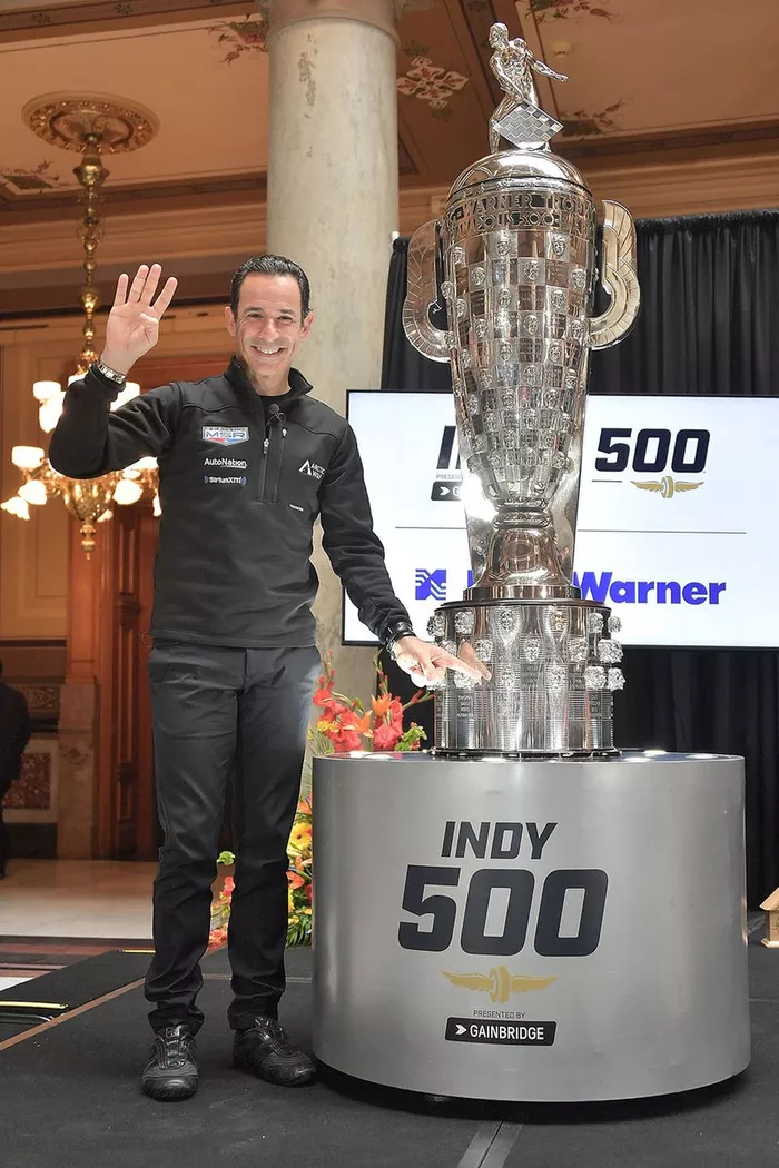 Helio Castroneves, Meyer Shank Racing with BorgWarner trophy