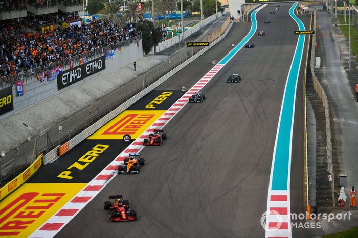 Carlos Sainz Jr., Ferrari SF21, Lando Norris, McLaren MCL35M, Charles Leclerc, Ferrari SF21