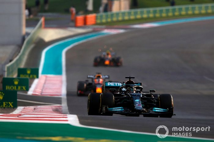 Lewis Hamilton, Mercedes W12, Max Verstappen, Red Bull Racing RB16B